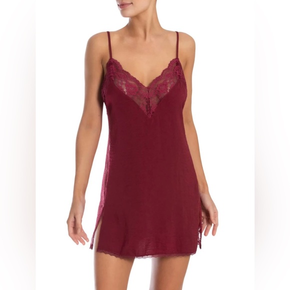 In Bloom by Jonquil Layla Chemise in Bordeaux Size Medium Side Lace Details - Picture 1 of 10
